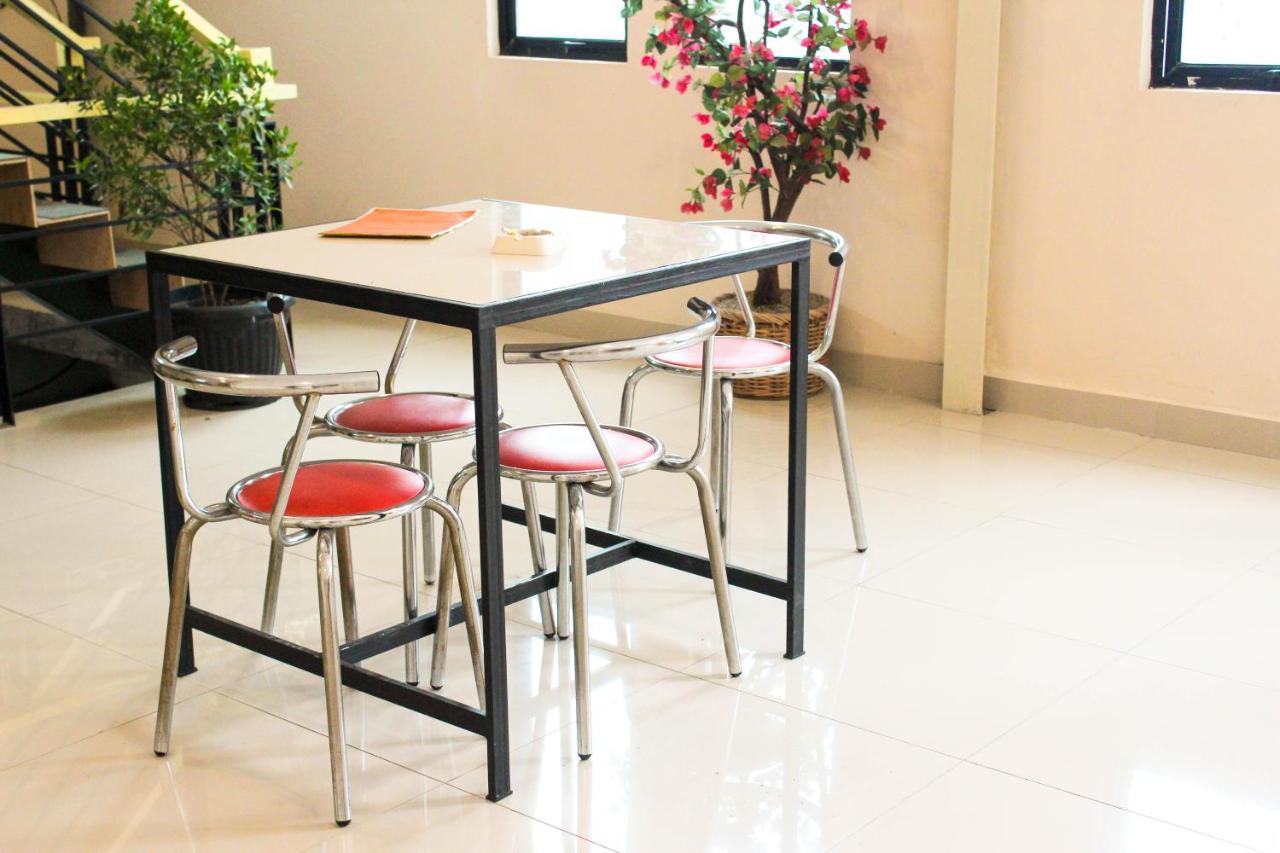 Intech Hostel Бандунг Екстериор снимка
