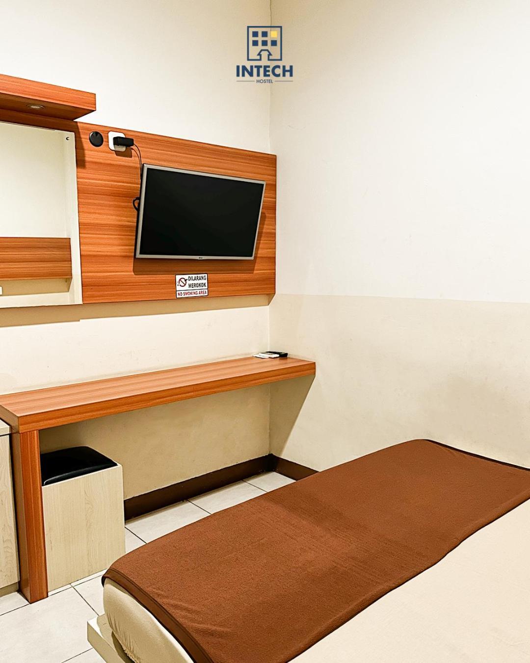 Intech Hostel Бандунг Екстериор снимка