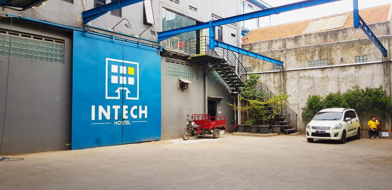 Intech Hostel Бандунг Екстериор снимка